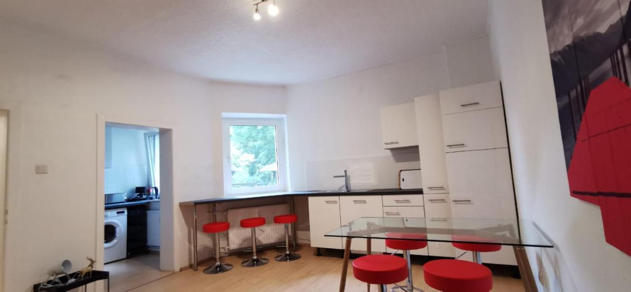 Ferienwohnung Modern Living In A Perfect Location Essen Exterior foto