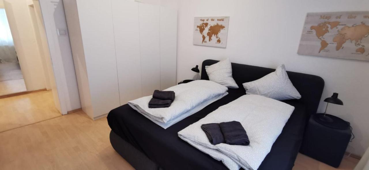 Ferienwohnung Modern Living In A Perfect Location Essen Exterior foto