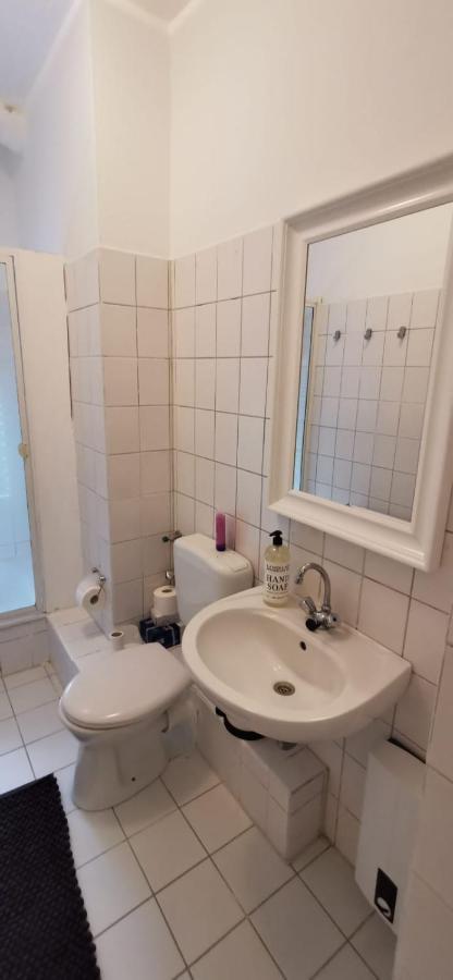 Ferienwohnung Modern Living In A Perfect Location Essen Exterior foto